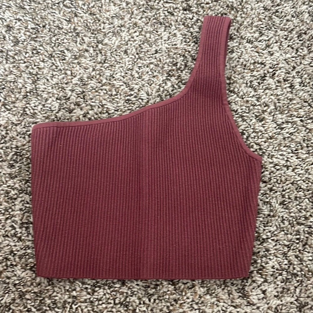 Babaton one sleeve crop